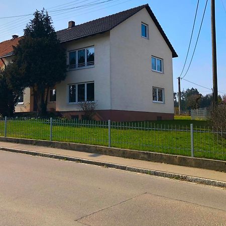Ferienwohnungen / Ferienhaus Adelsried Exterior foto